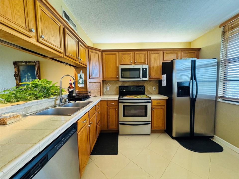 1705 Whitehall Dr 401, Davie, Floryda 33324, USA