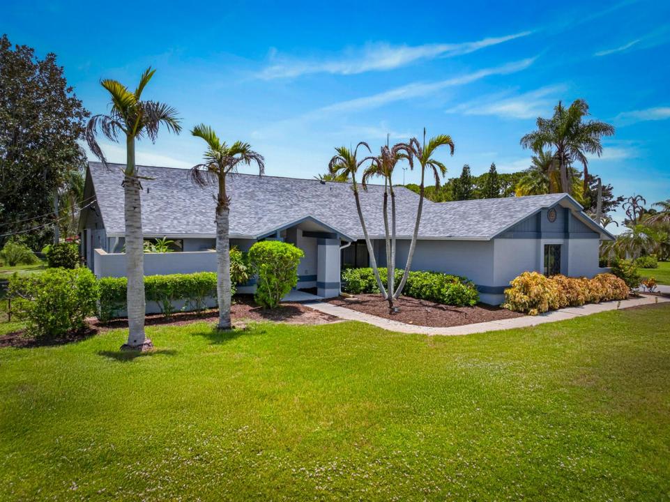 2092 SE PYRAMID Road, Port St. Lucie, Florida 34952, USA
