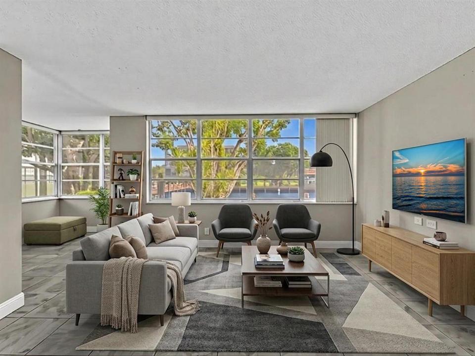 2741 TAFT Street 104, Hollywood, Florida 33020, USA