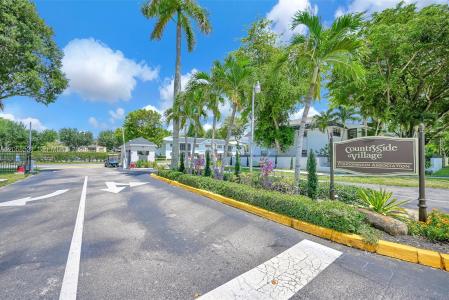 18965 NW 62nd Ave 106, Hialeah, Florida 33015, USA