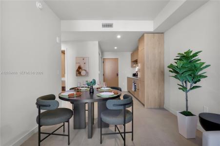 11 NE 6th St 1710, Miami, Florida 33132, USA