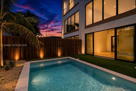 420 NE 62nd St B, Miami, Florida 33138, USA