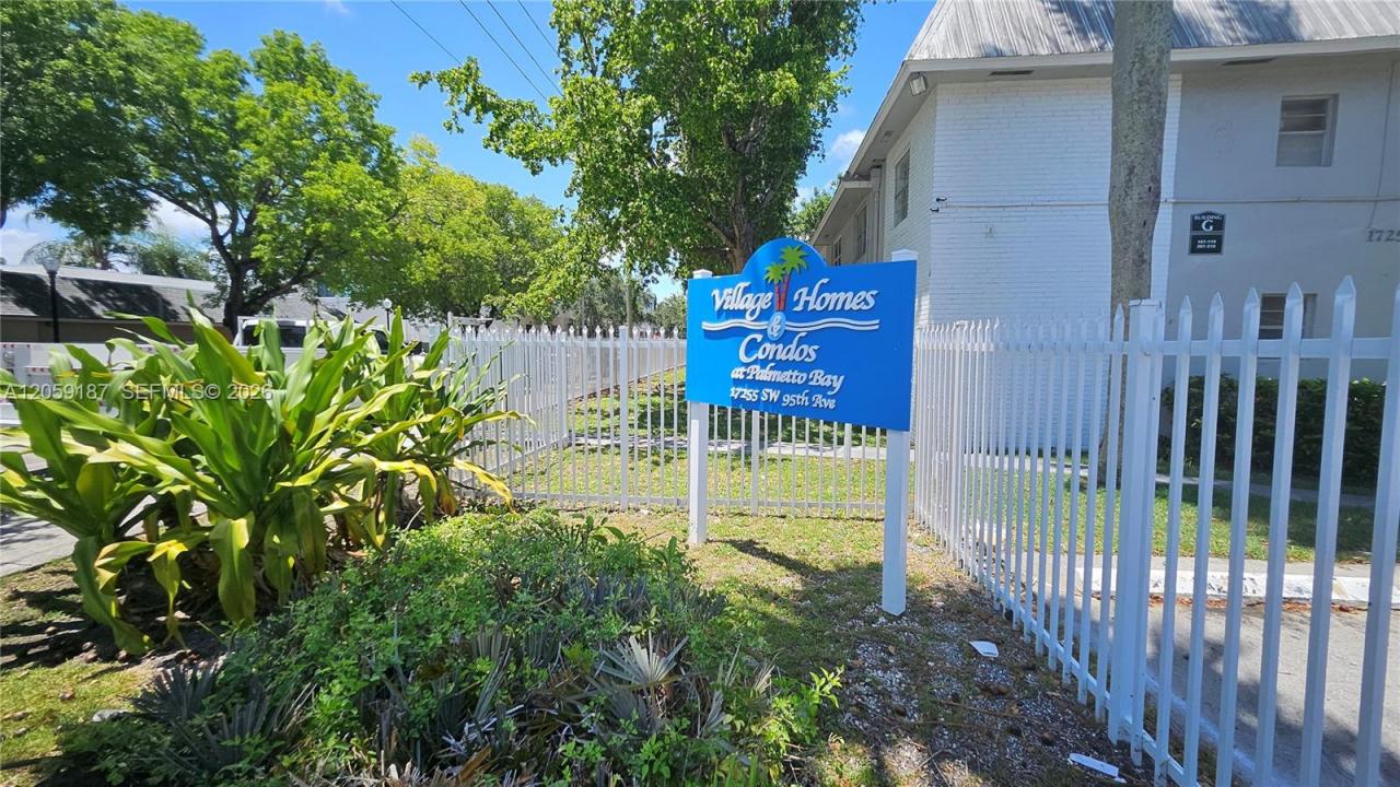 17255 SW 95th Ave 211, Palmetto Bay, Floryda 33157, USA