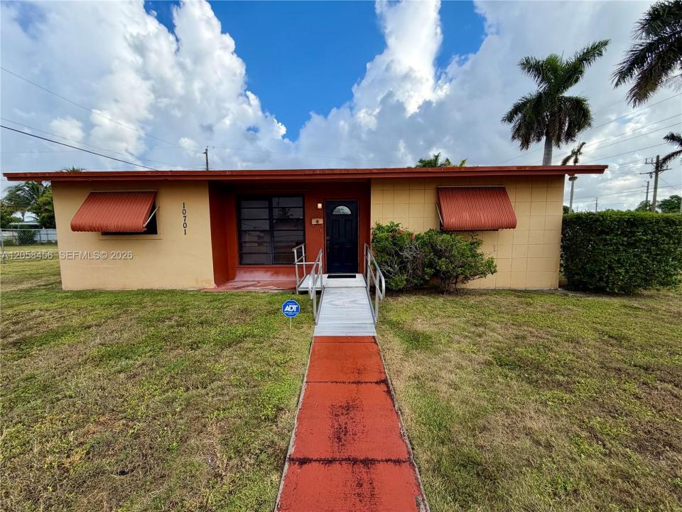 10701 SW 149th St, Miami, Florida 33176, USA