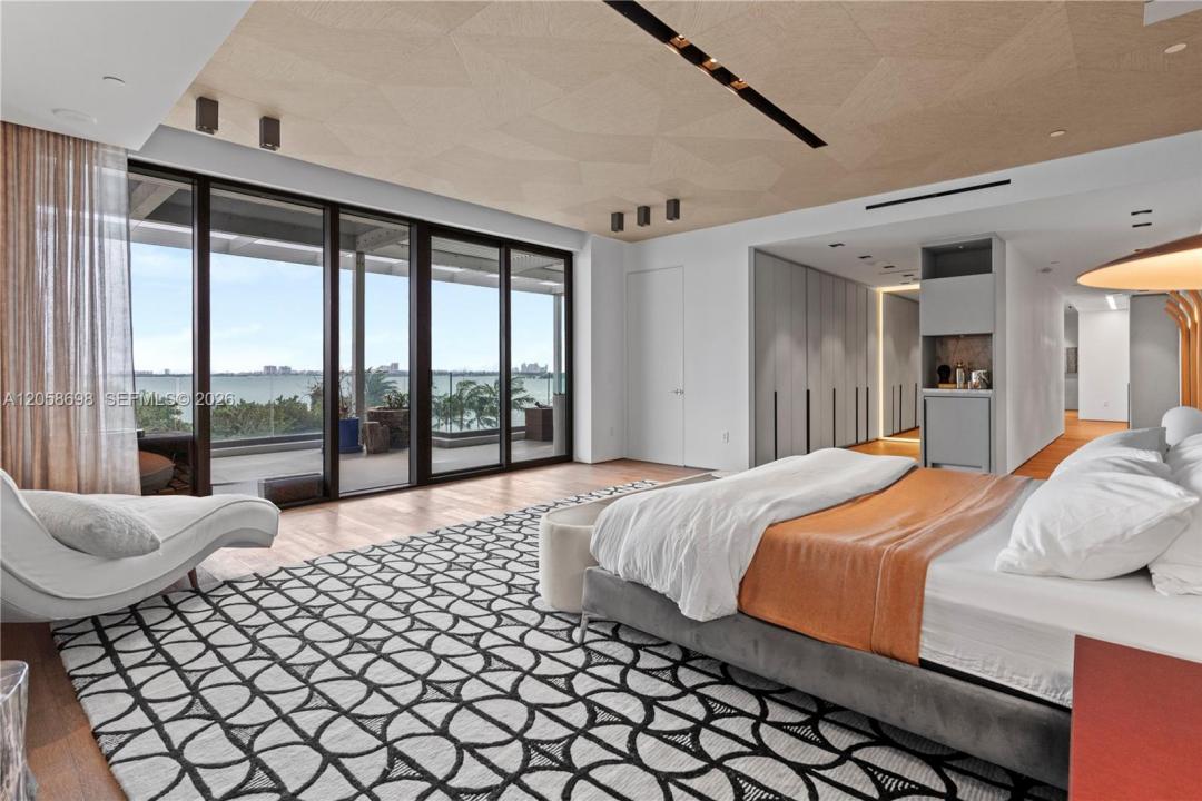 650 NE 32nd St BH2, Miami, Florida 33137, USA