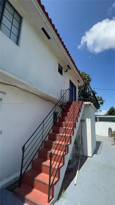 961 E 9th St, Hialeah, פלורידה 33010, ארצות הברית של אמריקה