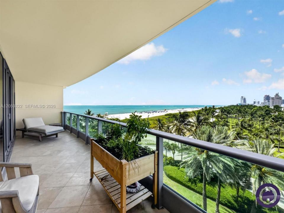 1455 Ocean Dr 704, Miami Beach, Floryda 33139, USA