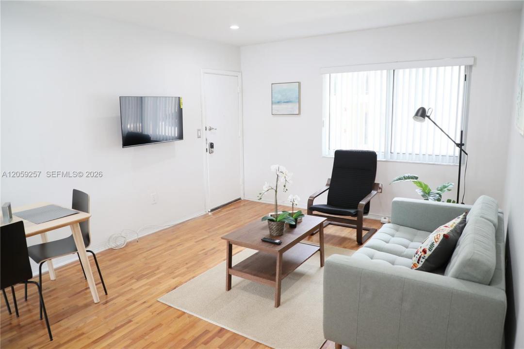 215 Antilla Ave 2, Coral Gables, Florida 33134, USA