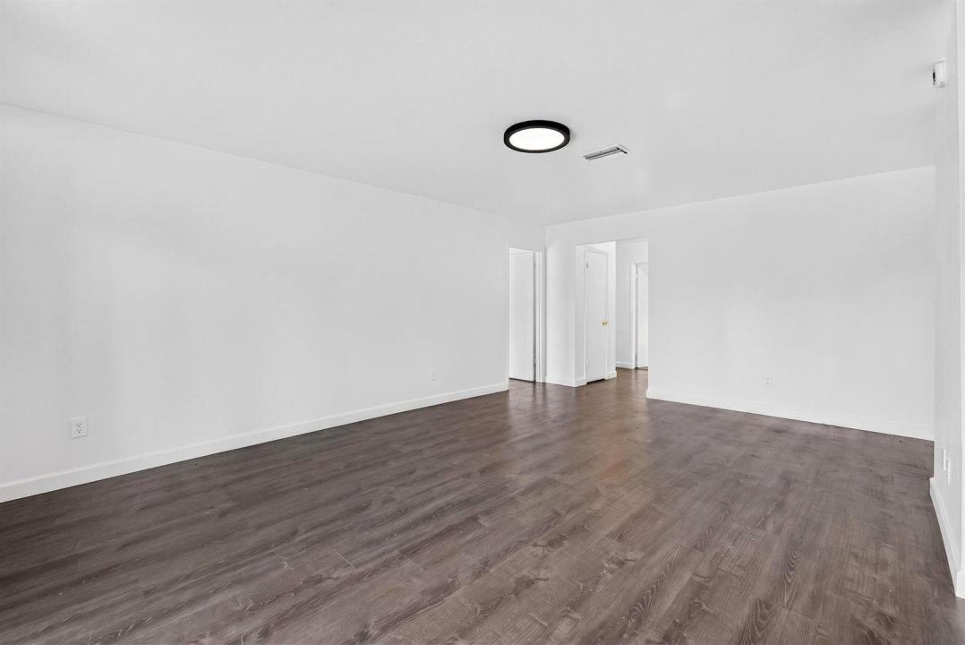 5989 COCONUT Boulevard, Floryda 33411, USA