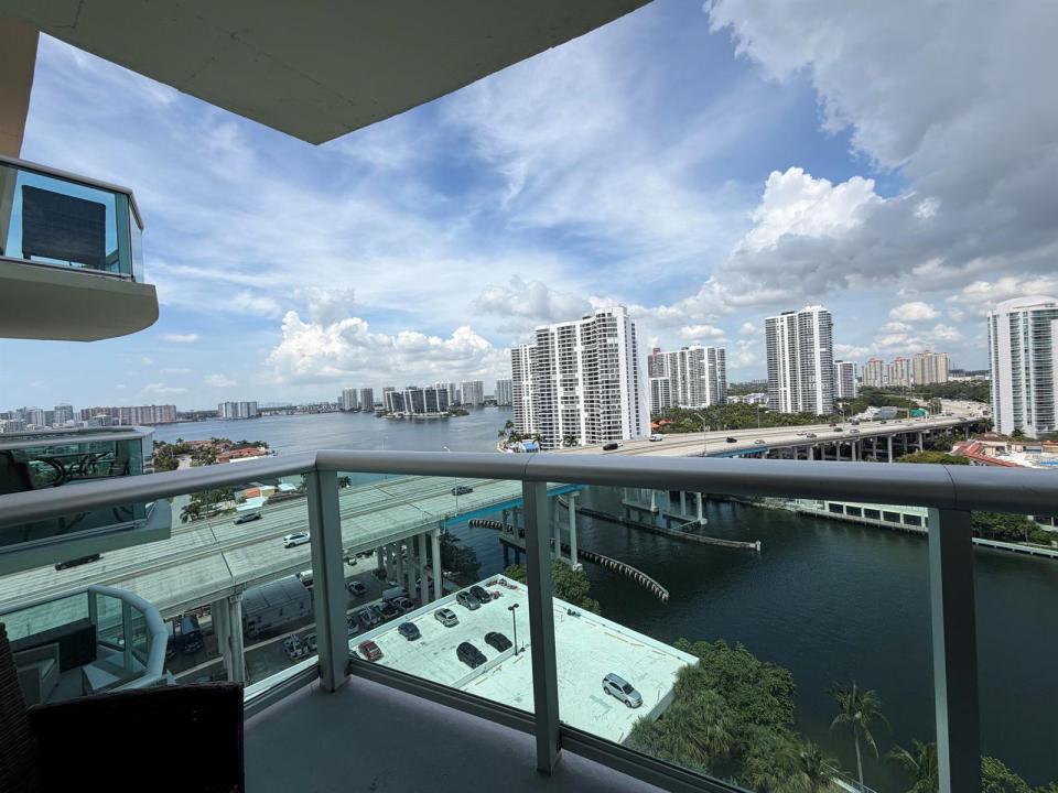 19390 COLLINS Avenue 1603, Sunny Isles Beach, Florida 33160, USA