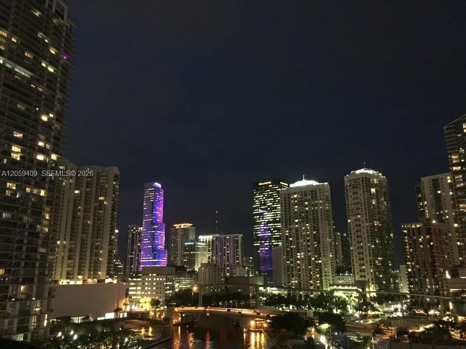 690 SW 1st Ct 1220, Miami, Florida 33130, Stati Uniti