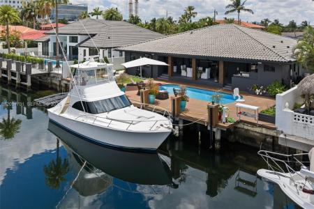 16431 NE 34th Ave, North Miami Beach, Florida 33160, USA