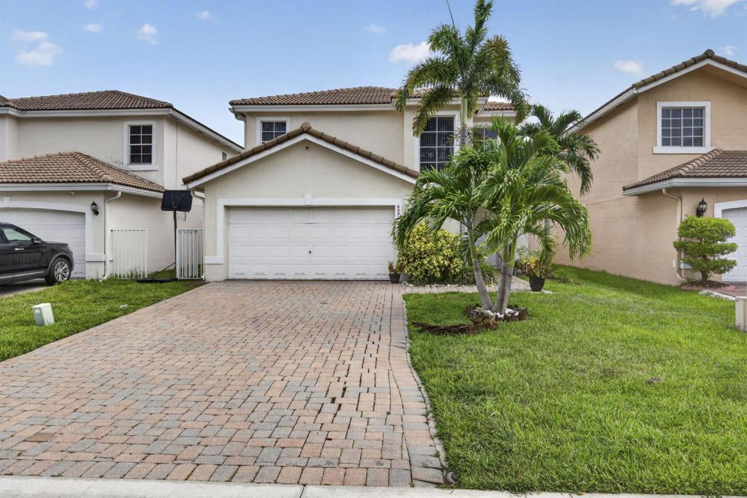 6021 Adriatic Way, West Palm Beach, Florida 33413, USA