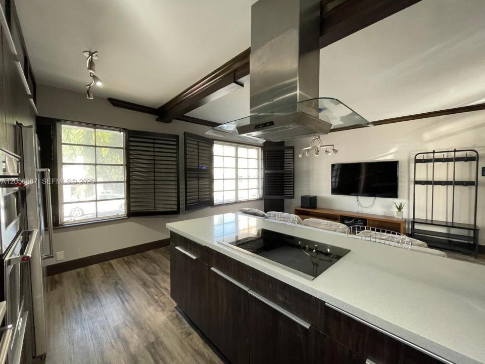 610 8th St 101, Miami Beach, Florida 33139, USA