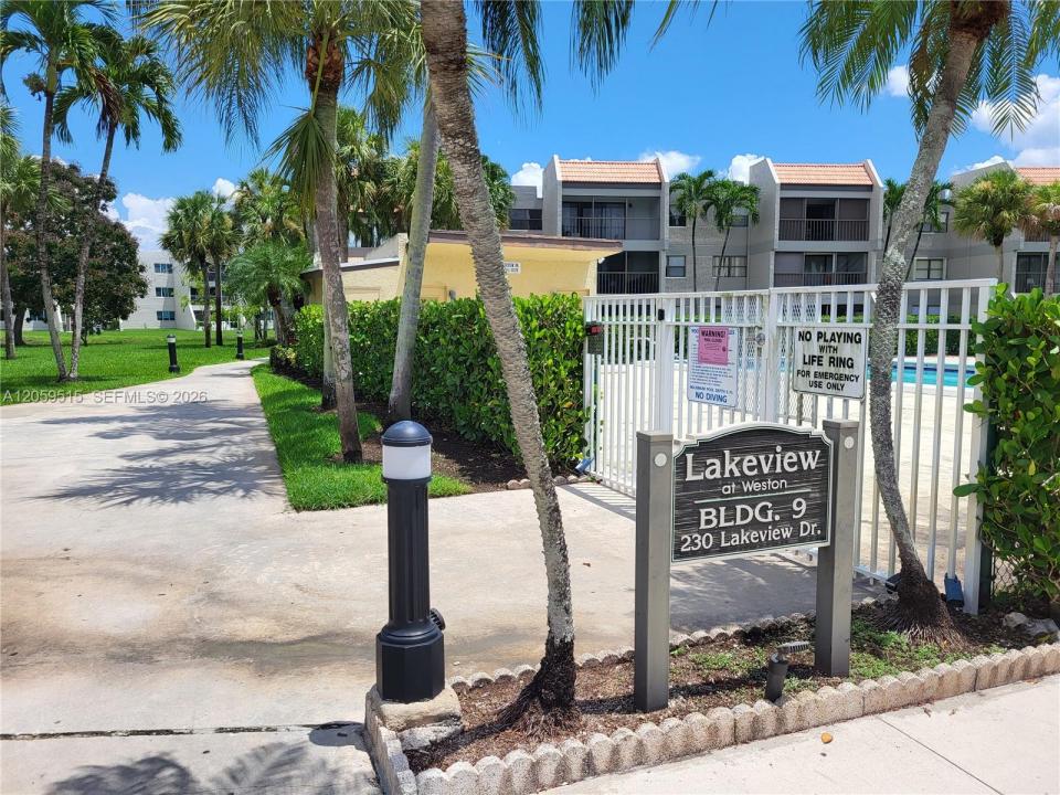 230 Lakeview Dr 207, Weston, Floride 33326, États-Unis