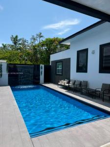 224 SW 12th St, Dania Beach, Florida 33004