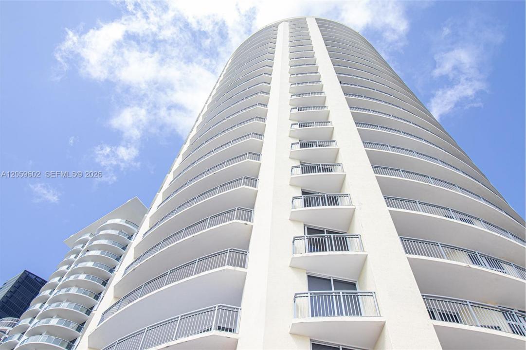 17375 Collins Ave 701, Sunny Isles Beach, Florida 33160, USA
