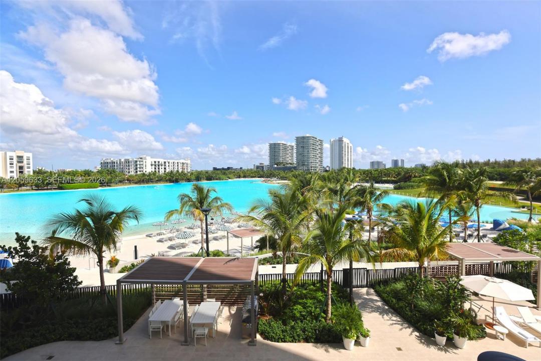 2411 Laguna Circle 209, North Miami, فلوريدا 33181, الولايات المتحدة