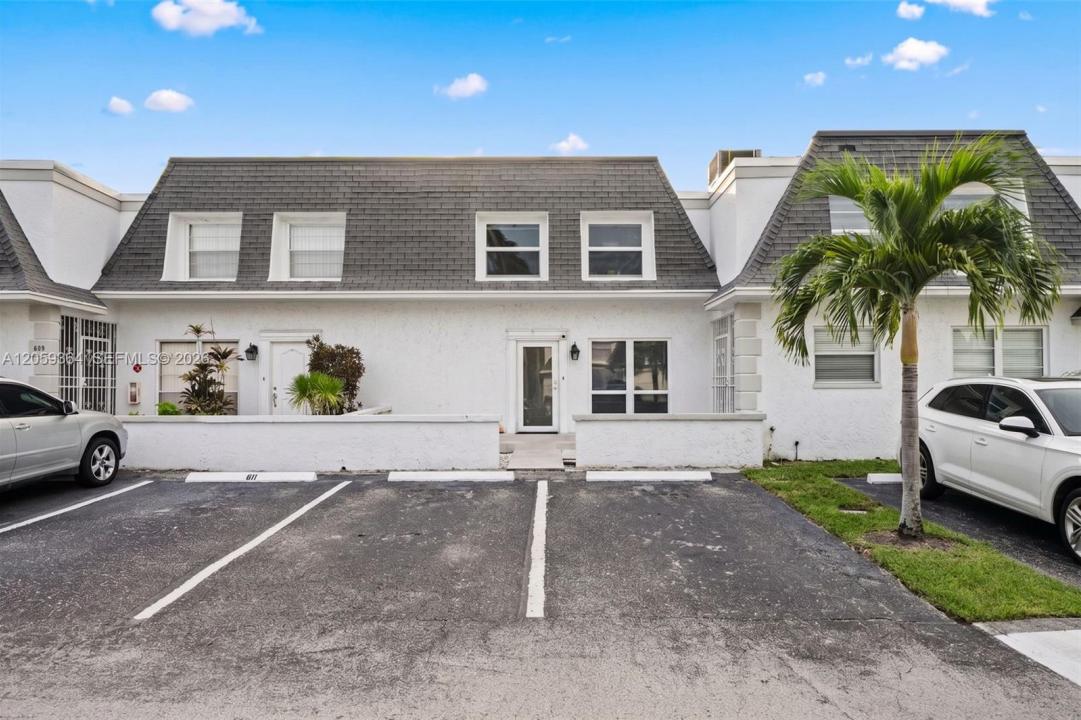 613 NE 26th Ave 613, Hallandale Beach, Florida 33009, Stati Uniti