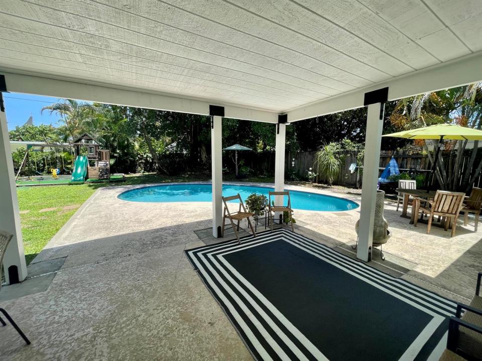 415 Beacon Street, Tequesta, Florida 33469, USA