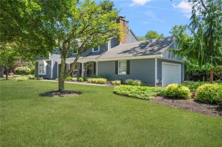 1 Pierce Court, Barrington, Rhode Island 02806, USA
