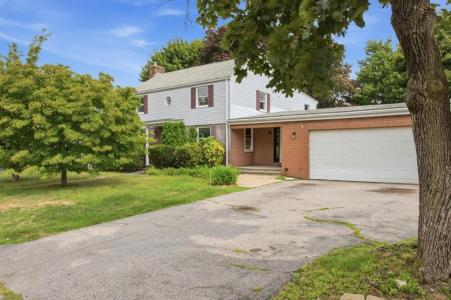 12 Buttonwood Drive, Cranston, Rhode Island 02920, USA