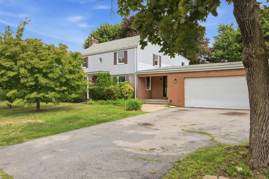 12 Buttonwood Drive, Cranston, Rhode Island 02920, États-Unis