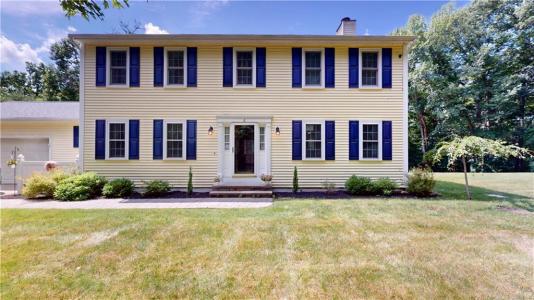 6 Forest Hill Drive, North Smithfield, Rhode Island 02896, USA
