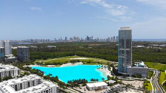2411 Laguna Circle 1903, North Miami, Florida 33181, HOA KỲ