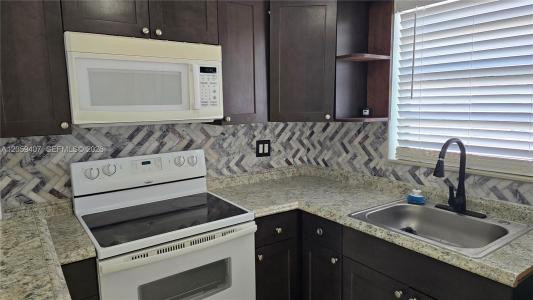2801 NE 49th St 7, Fort Lauderdale, Florida 33308, USA