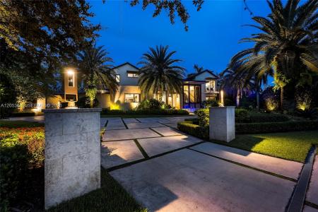 3714 Pine Lake Dr, Weston, Florida 33332, USA