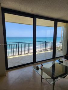 5460 N. Ocean Dr 4B, Singer Island, Florida 33404, USA