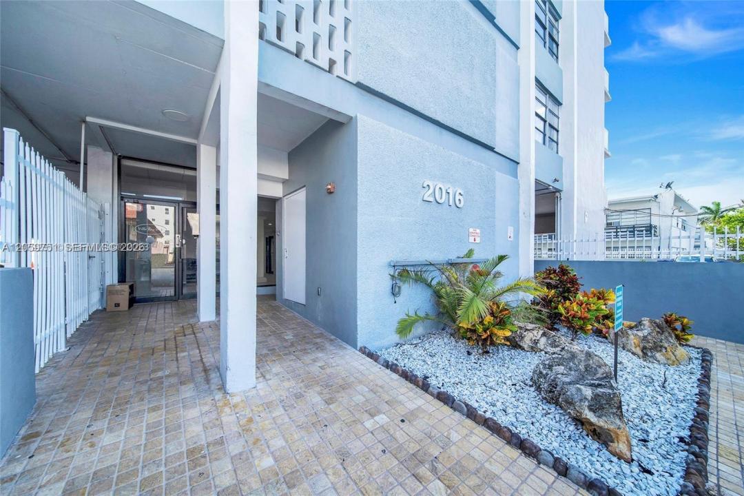 2016 Bay Dr 304, Miami Beach, Florida 33141, Stati Uniti