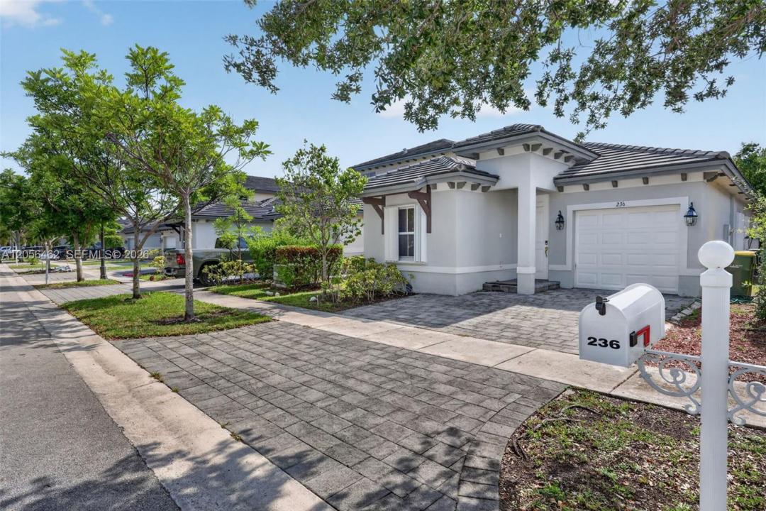 236 SE 32nd Ave, Homestead, Florida 33033, USA