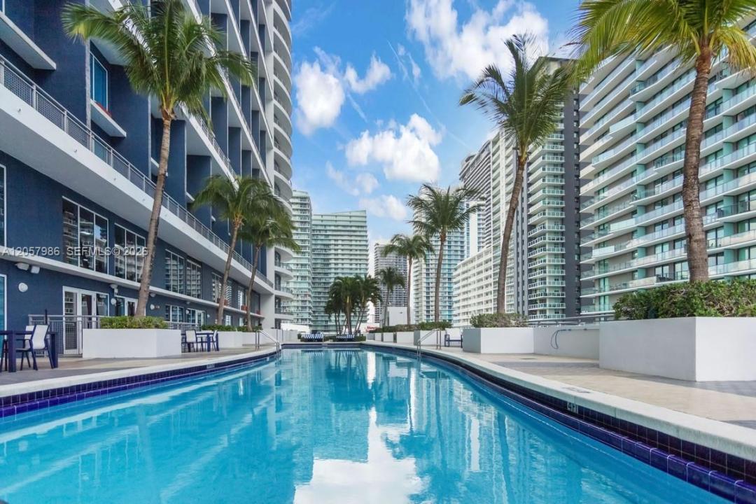 60 SW 13th St 3022, Miami, Florida 33130, USA