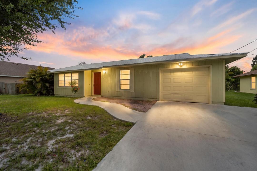 636 SW EYERLY Avenue, Port St. Lucie, Floride 34983, États-Unis