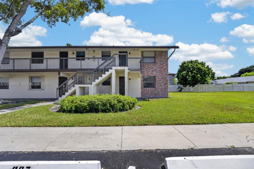 6001 Shakerwood Cir 108, Tamarac, Floride 33319, États-Unis