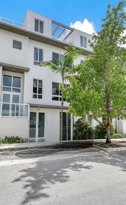 10350 NW 64th St, Doral, Florida 33178, USA