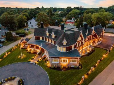 32 Lorraine Street, Barrington, Rhode Island 02806, USA