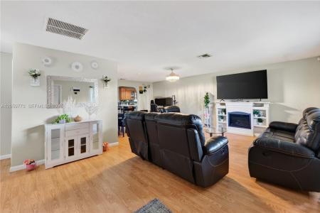 5511 BARNSTEAD CIR, Green Acres, Florida 33463, USA