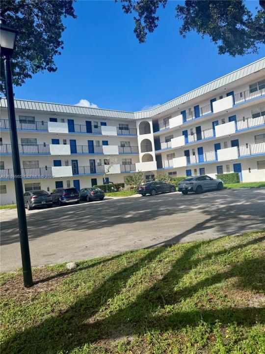 6361 N Falls Cir Dr 311, Lauderhill, Floryda 33319, USA