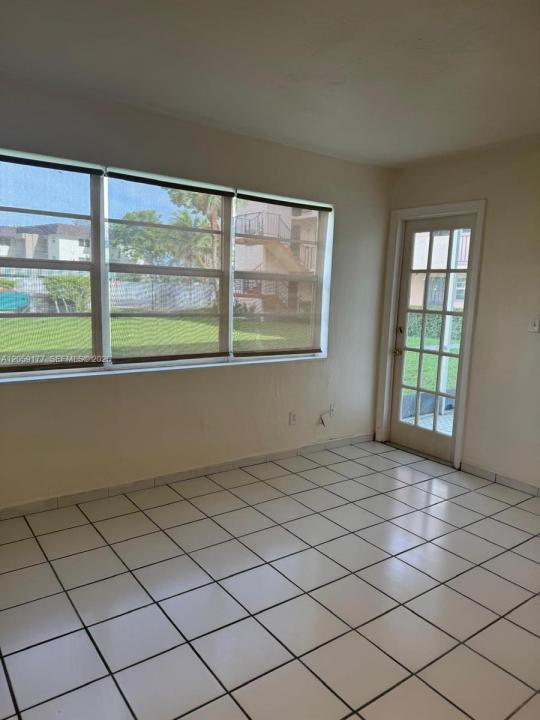 19001 NE 14th Ave 121, Miami, Floride 33179, États-Unis