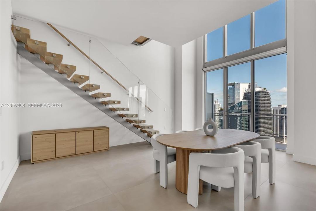 92 SW 3rd St 5204, Miami, פלורידה 33130, ארצות הברית של אמריקה