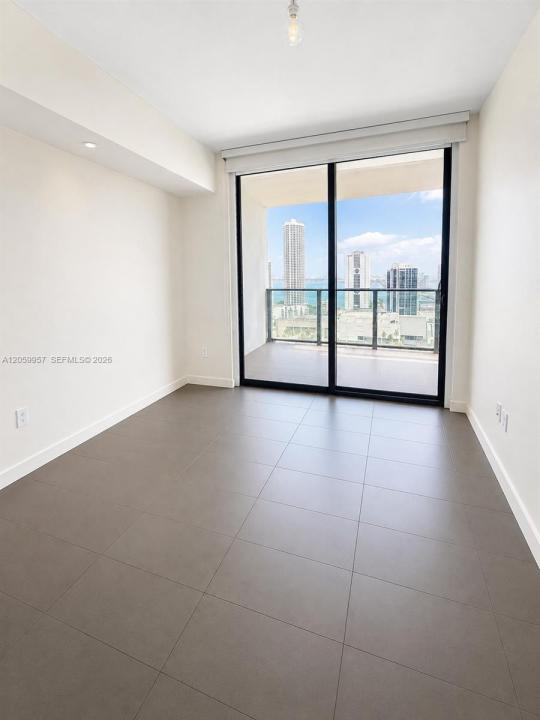 1600 NE 1st Ave 2401, Miami, Florida 33132, Stati Uniti