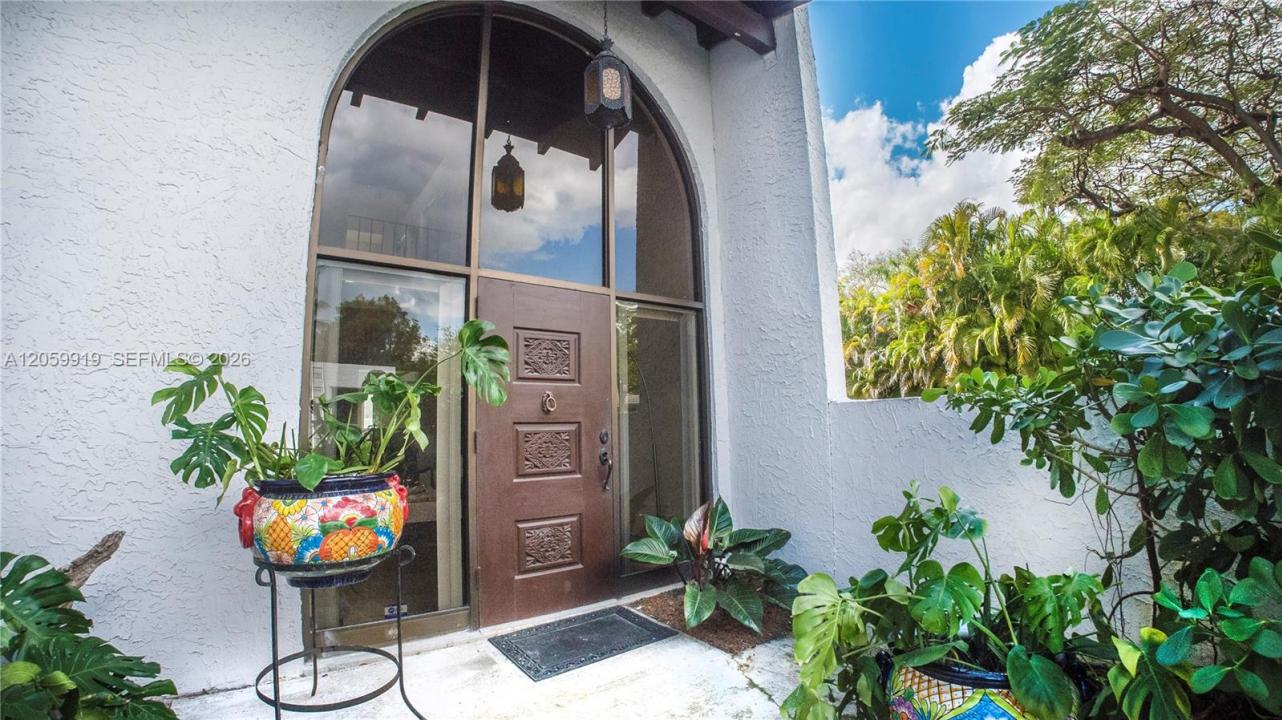 9280 Biscayne Blvd E, Miami Shores, Florida 33138, Stati Uniti