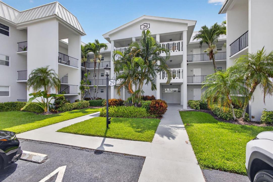 29 COLONIAL CLUB Drive 202, Boynton Beach, Florida 33435, Stati Uniti