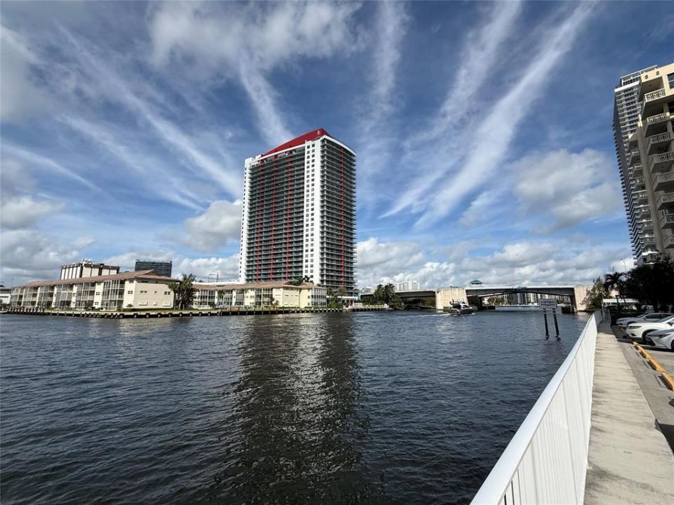 1833 S OCEAN Drive 808, Hallandale Beach, Florida 33009, USA