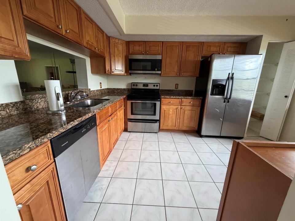 12650 SW 6TH Street 307K, Pembroke Pines, Florida 33027, Stati Uniti