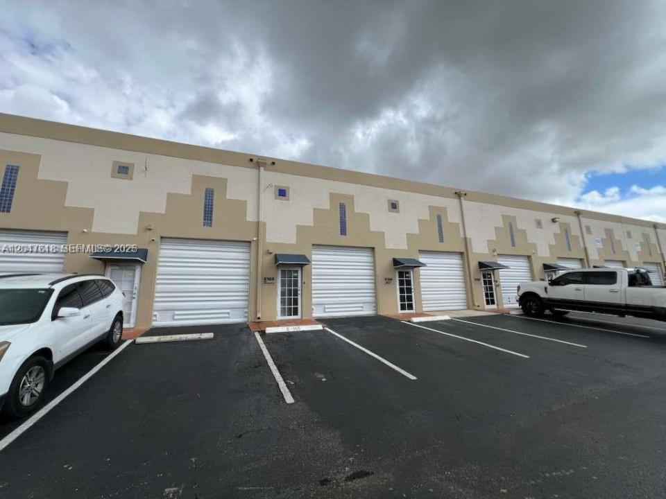 10431 NW 28th St E106, Doral, Florida 33172, Stati Uniti