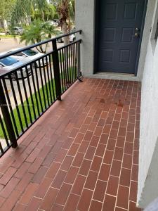 16581 Blatt Blvd 206, Weston, Florida 33326, USA